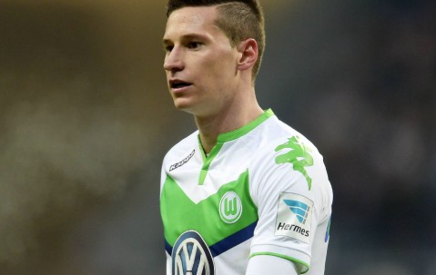 关于转会期社区盾传出新动向，里昂强势反弹，管理层表态：更衣室稳定，球队文化再被提及的信息-APP下载